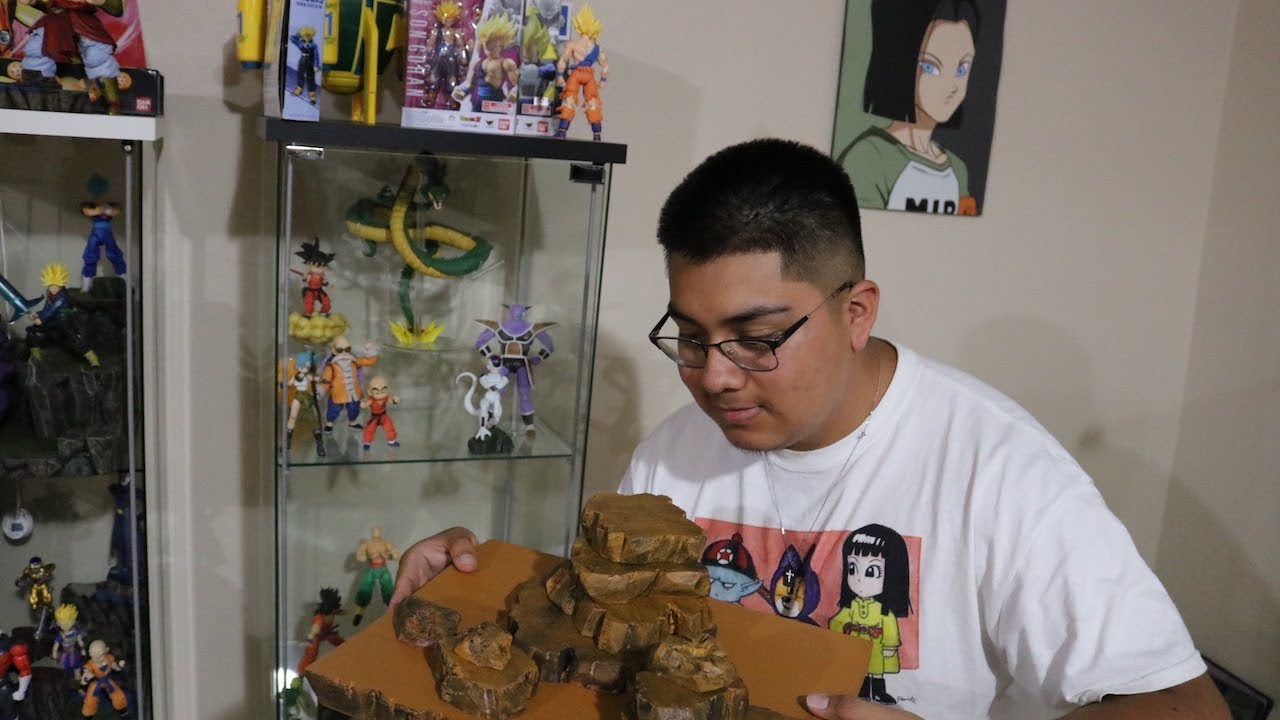 Made my First DIORAMA!  Saturday Toy Hunting w ToyRobot 818!