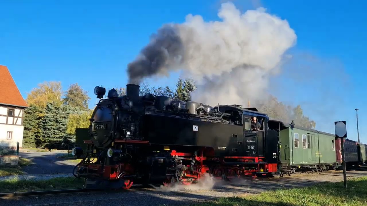 Olbersdorf Oberdorf - Schattenspielerei mit Lok 99 749 bei der Zittauer Schmalspurbahn