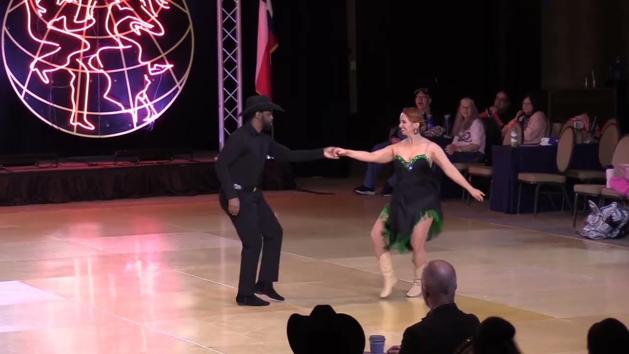 UCWDC WORLD 2024 west coast swing Division 3 CrystalMolly King & JT Anderson