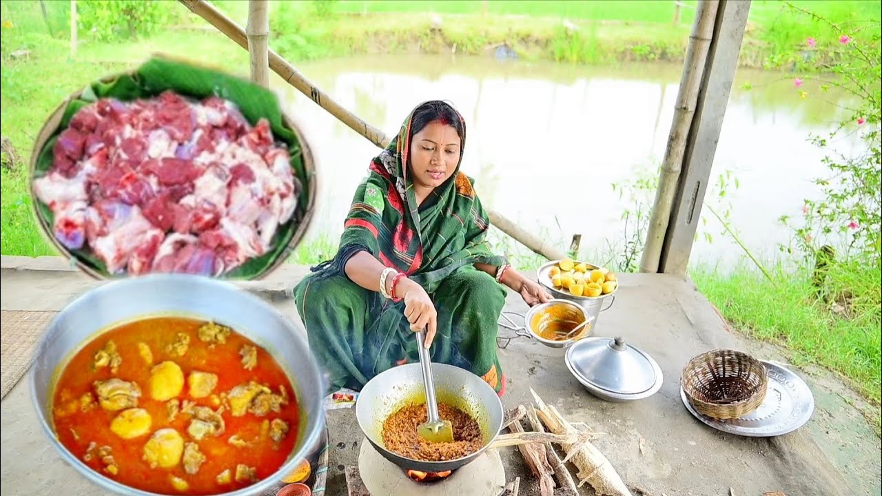 গ্রাম্য পদ্ধতিতে মাটির চুলায় খাসি মাংসের ঝোল রান্না আর দুপুরে খাওয়া দাওয়া