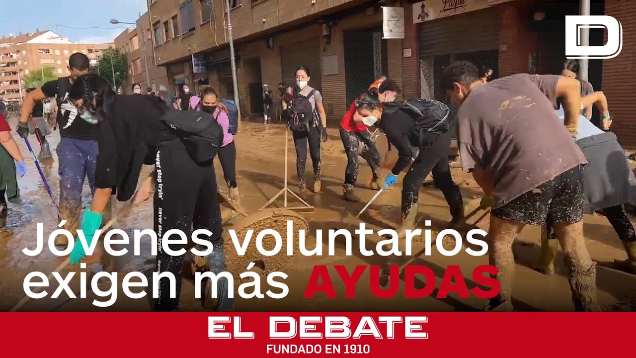 Cientos de jóvenes voluntarios ayudan el las labores de limpieza en Paiporta