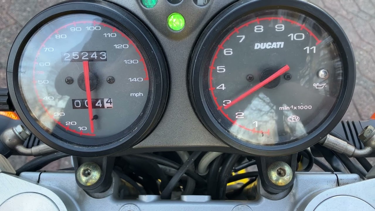 2001 Ducati Monster 750 a.k.a. M750 w/ 25k back from service!  #ducati #ducatimonster