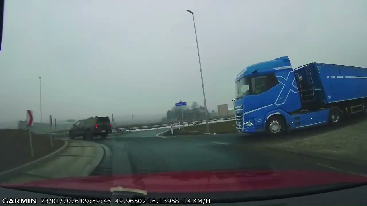Vysoké Mýto, průjezd, D35 o 2 min. rychlejší i v opačném, delším směru (6 min. D35, 8 min. Mejtem)