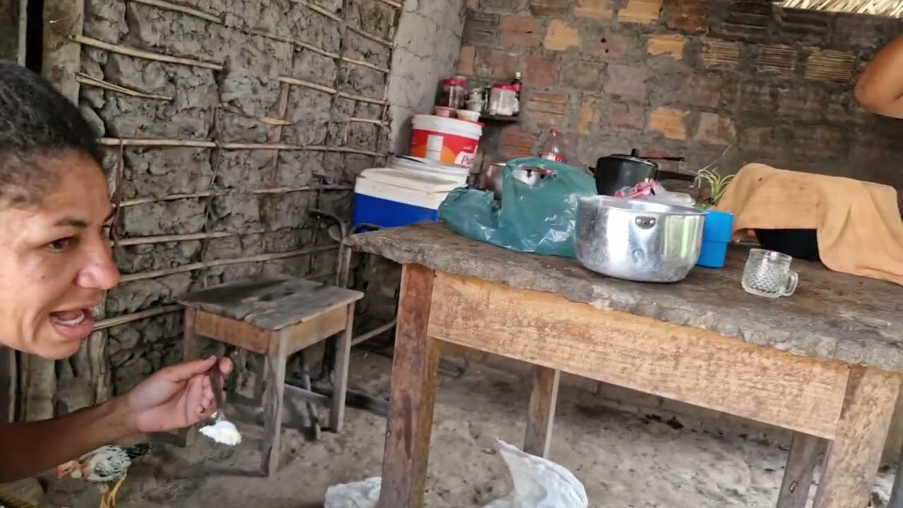 ALMOÇO NA CASA DA DONA GRAÇA FEIJÃO E MAXIXE E QUIABE 
