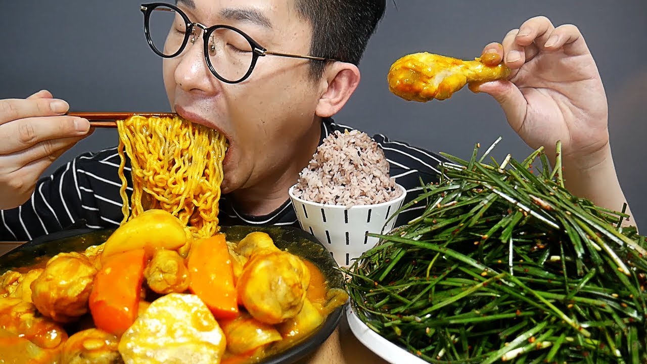 강력추천!일석삼조! 카레닭다리볶음탕(curry braised spicy chicken)와 부추무침 요리 먹방 ASMR MUKBANG SOCIAL EATING SHOW
