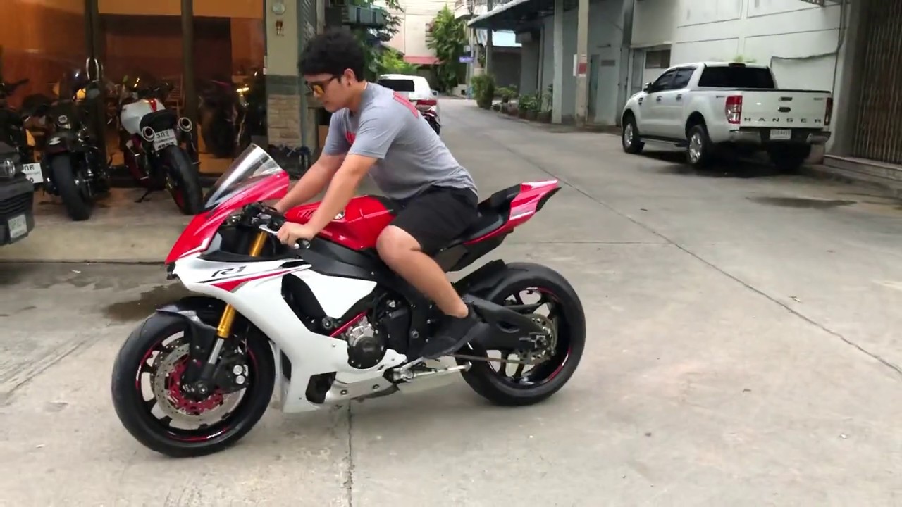 YAMAHA R1 2015 สีแดง
