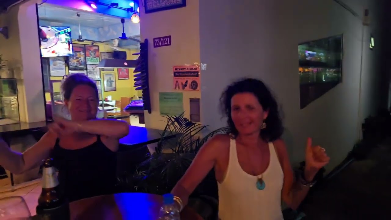 Straßentanz & Santana-Song – Jamming Monday mit Khun Tueng im eigenen Stil