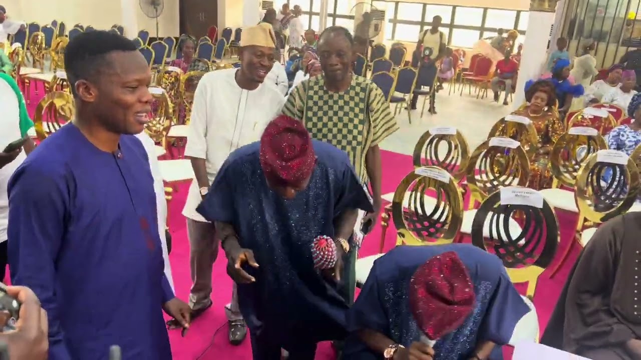 Gov. Ademola Adeleke, Sir Shina Peters, Mega 99, Queen Ayo Balogun sang for Dr. Ebenezer Obey @ 82