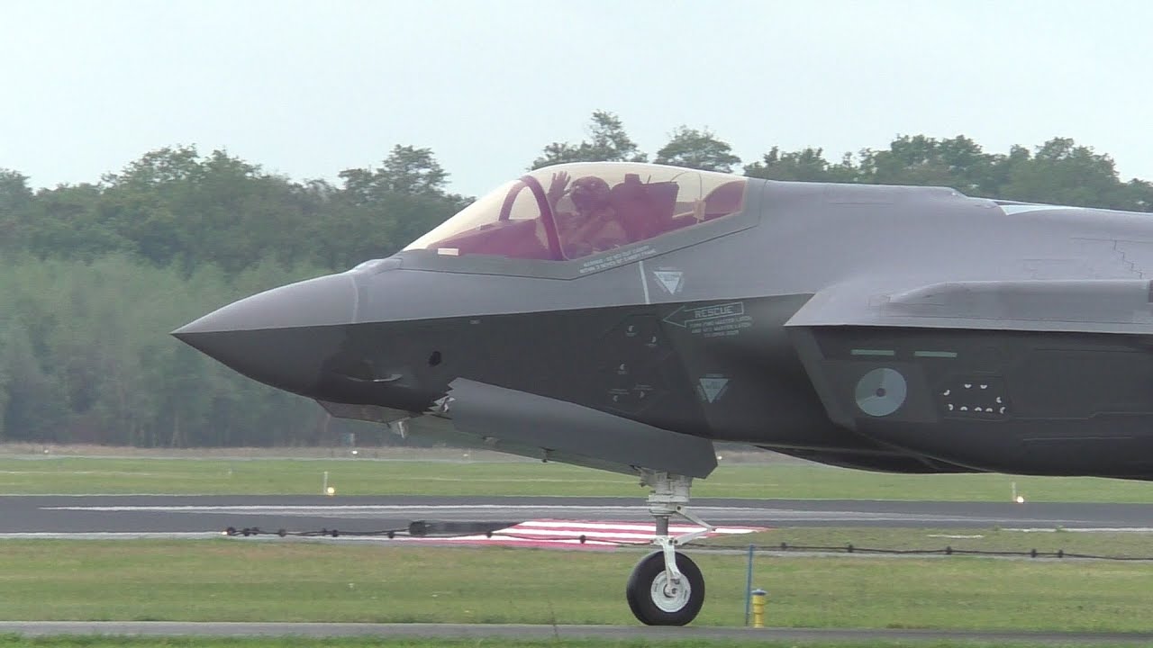 F-35 Take Off - Drag Chute Pod and wing Pylons-Volkel 17 September 2025