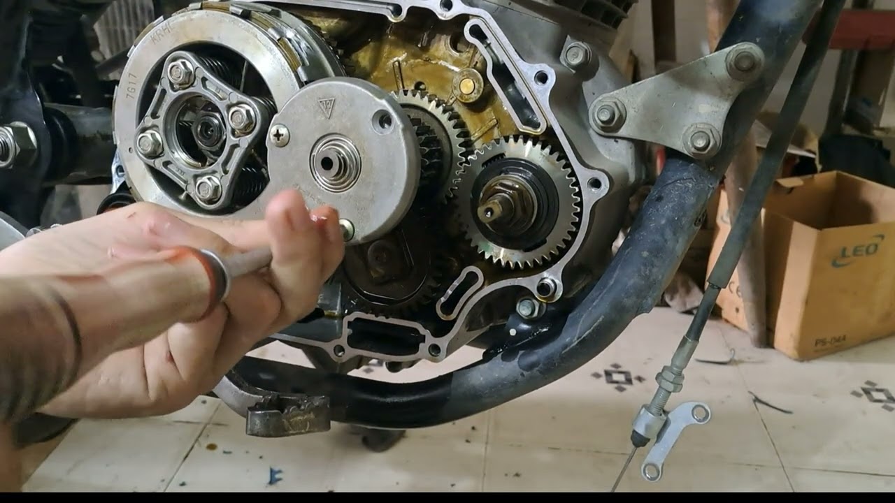 CAMBIO DE RESORTE EJE DE CAMBIOS, XR 150 SEGUNDA PARTE!!!