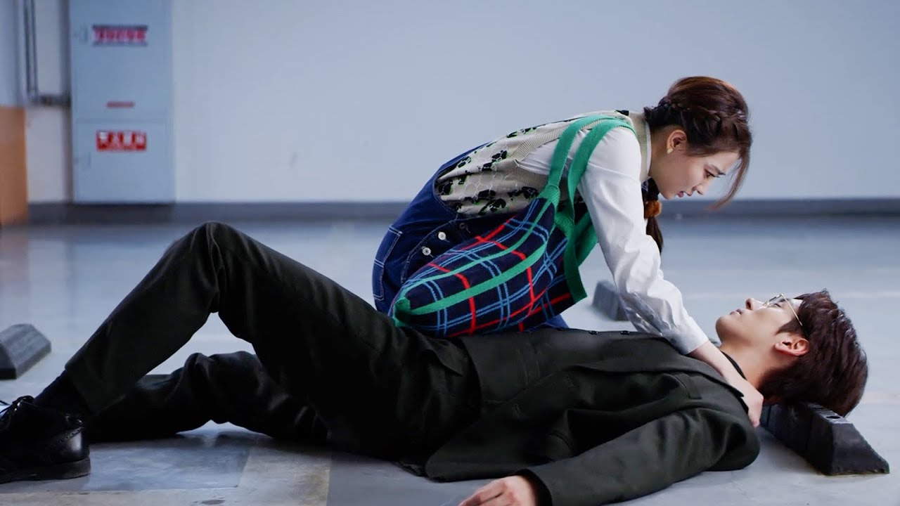 ในลานจอดรถ ซินเดอเรลล่าช่วยซีอีโอ หลังหายดีเขารีบตามจีบ!
