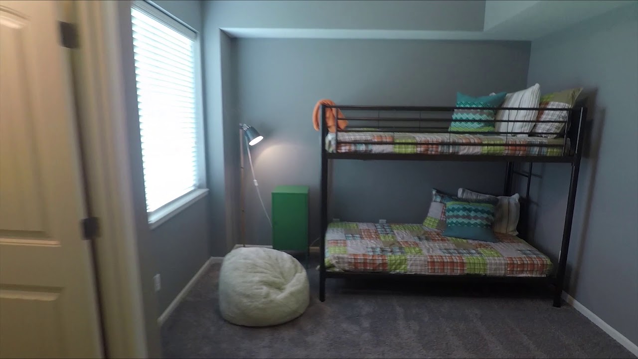 1005 NE Copperwood Dr, Lee s Summit, MO 64086