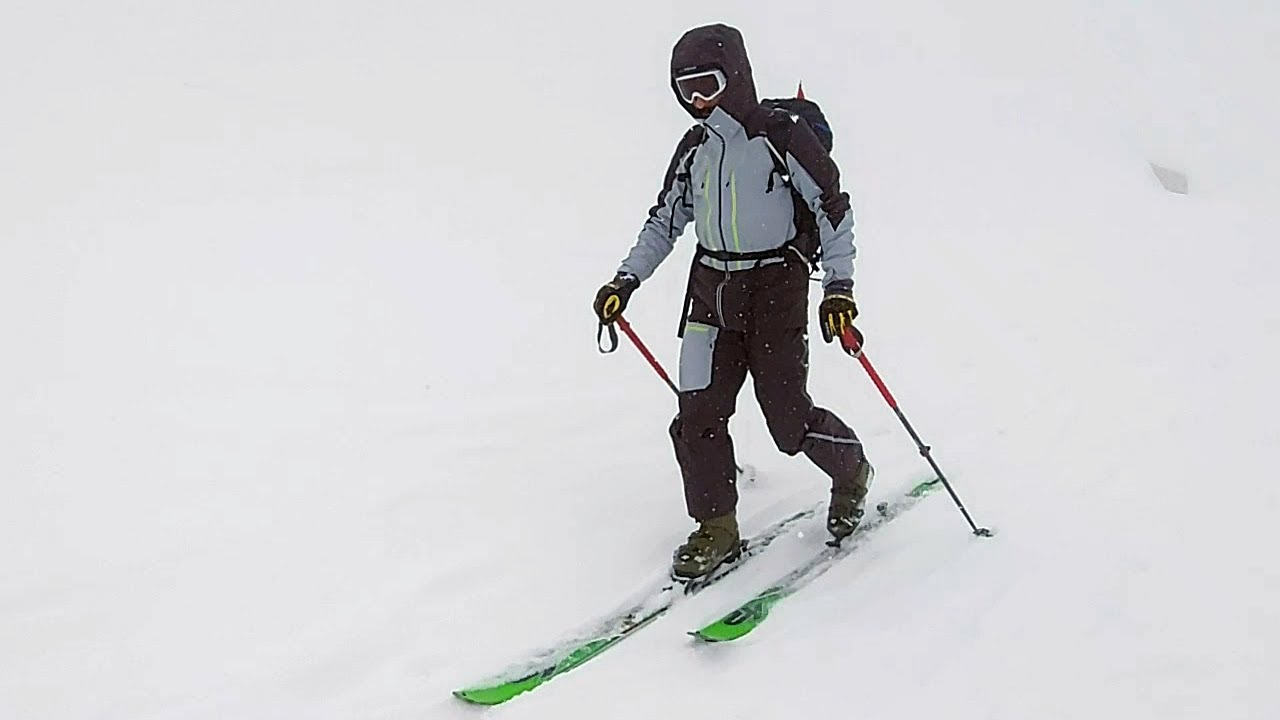 Test Wedze Mountain Touring - echipament schi de tura de la Decathlon