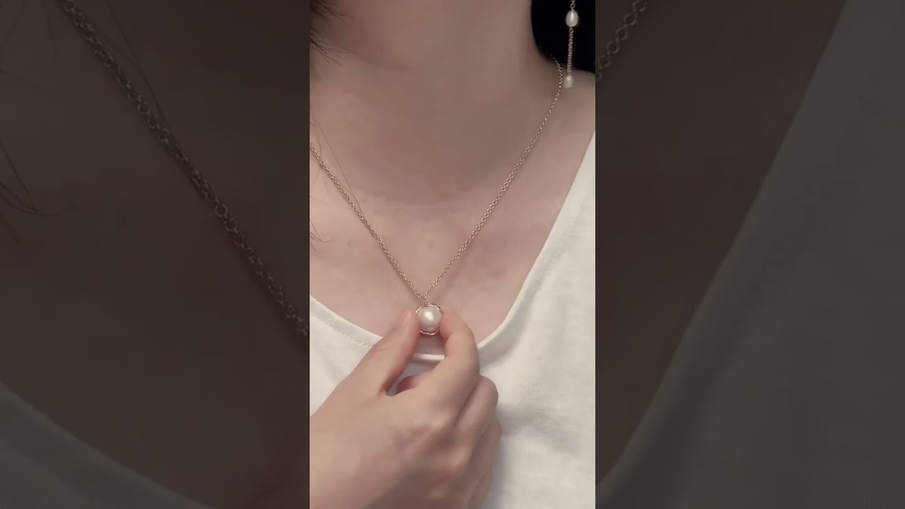 Handmade pearl necklace