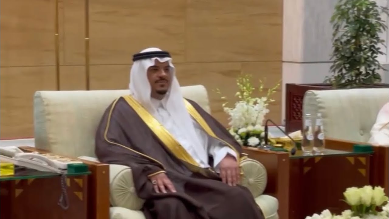 الأمير محمد بن عبدالرحمن نائب امير #الرياض يكرم  الفائزين في مهرجان الملك عبدالعزيز للإبل في النسخة7