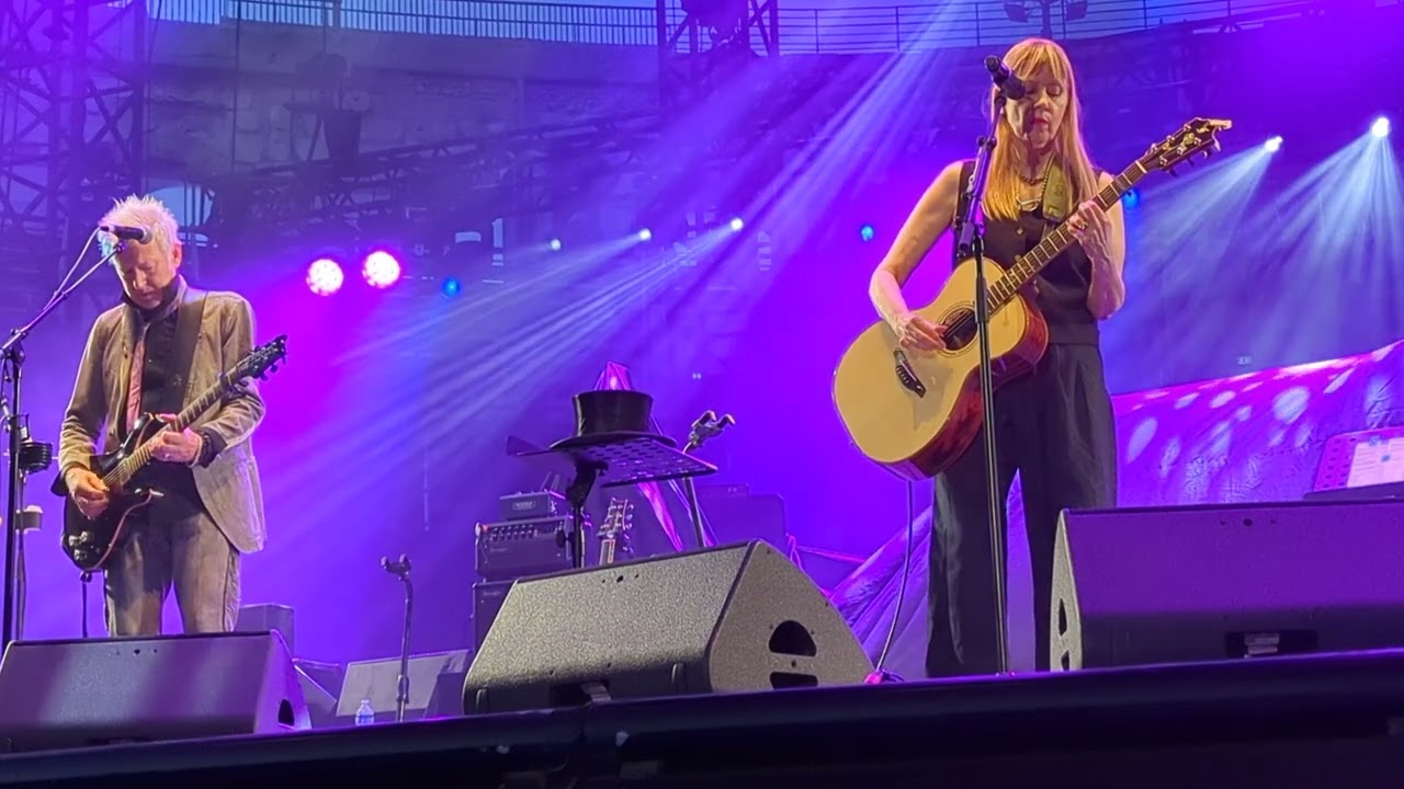 Suzanne Vega - Luka - Festival de Nîmes 16 Juillet 2024