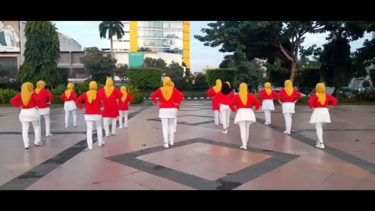 Baby Blue Line dance - Demo and Count by Sekma3 Semarang. Coreo by SEKTI M (INA).