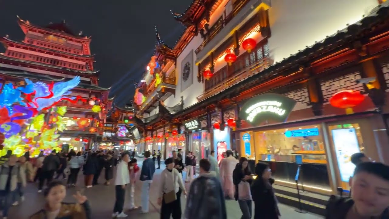 #China 🇨🇳 #Shanghai Yuyuan Garden Lantern 🏮Festival shines brighter than ever with an extended route