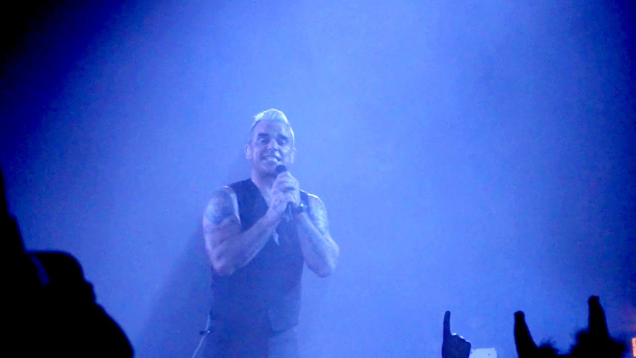 Robbie Williams - Royals / Bodies (Live) @ Zénith de Paris (30.03.2015) HD