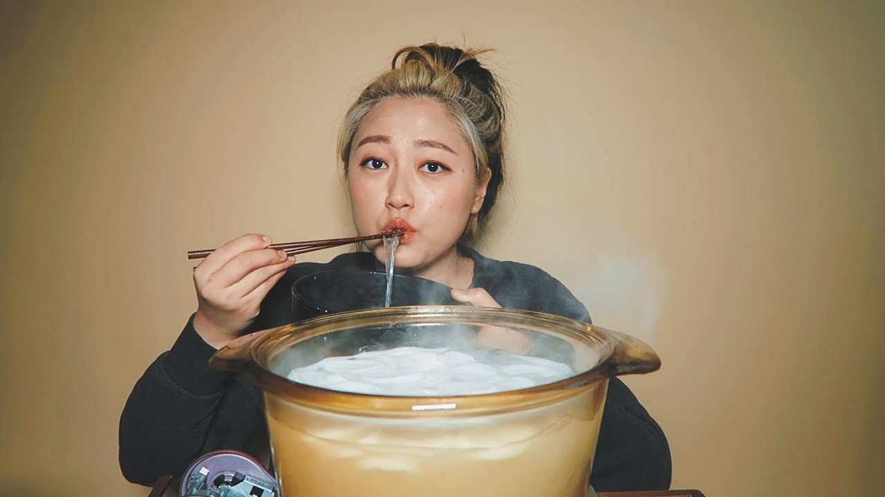 (CookBang) С Новым годом! Рецепт супа с рисовыми лепешками и клецками