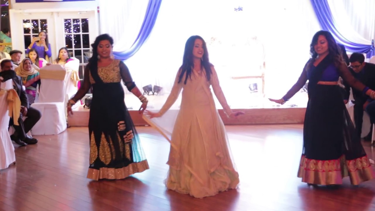 Kala Chasma, Cham Cham, Navrai Majhi, Agal Bagal, Soniye Ve, Balam Pichkari/ Dance Performance 2016