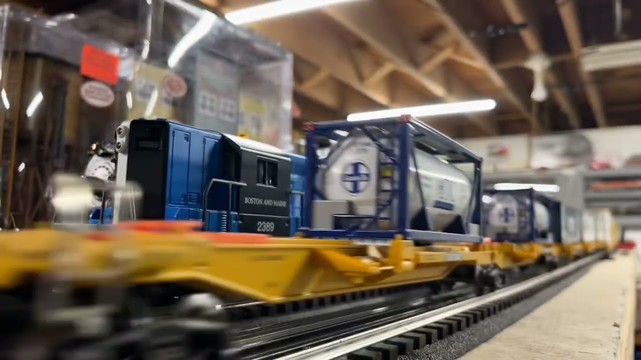 Lionel Legacy CSX ET44 #3250