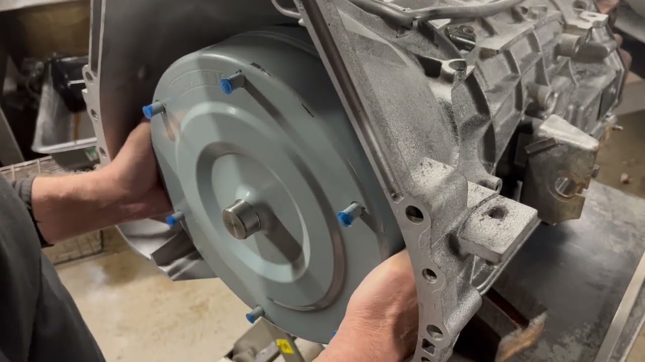 Не сломайте насос! Как установить гидротрансформатор 4R100 на Ford F250 F350 7.3