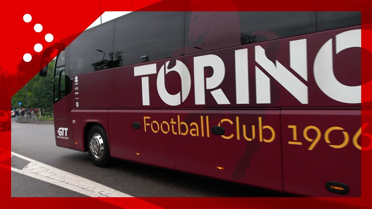 Inter-Torino, arrivo pullman dei granata allo stadio Meazza per la gara contro i campioni d'Italia