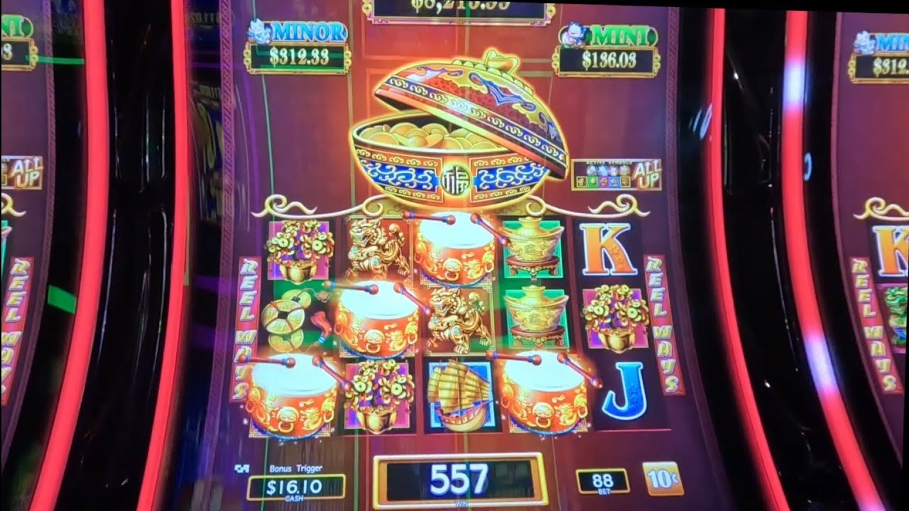 Dancing drums in the high limit. I put a 100 got a 4 drum bonus on the $8,80. See what happens.
