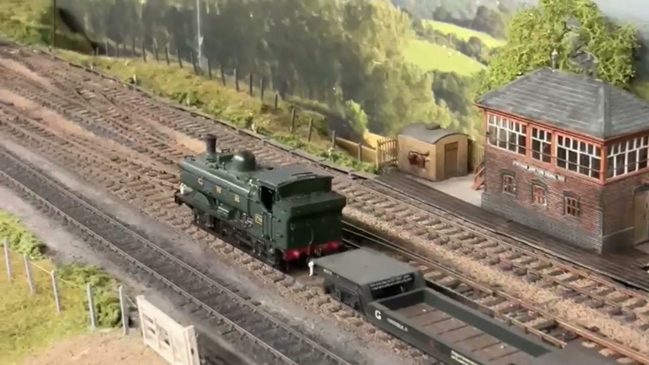 Fritham Junction - Part 5 - Increasing the branch fiddle yard and operating some trains