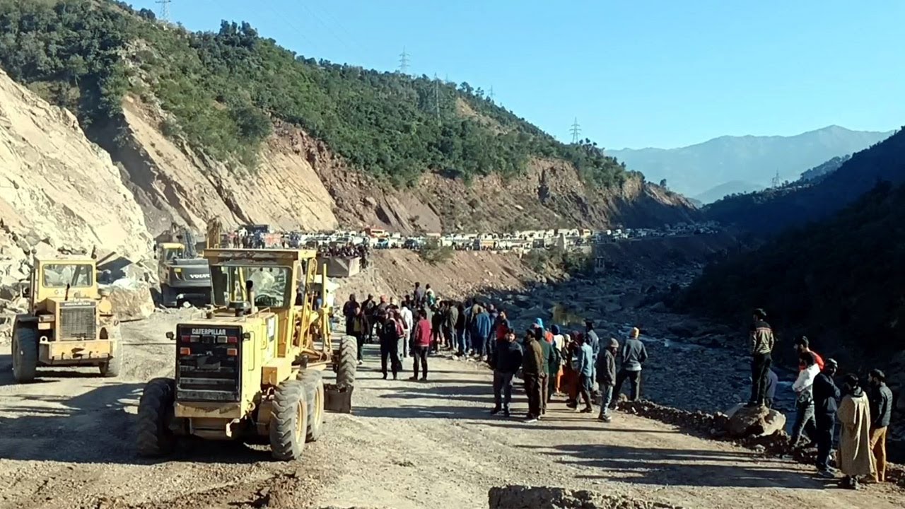 Udhampur: Jammu- Srinagar Highway Closed Due To Landslides