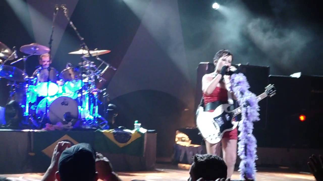 The Cranberries - Zombie (Credicard Hall) - 15/10/2010 - São Paulo - Brasil