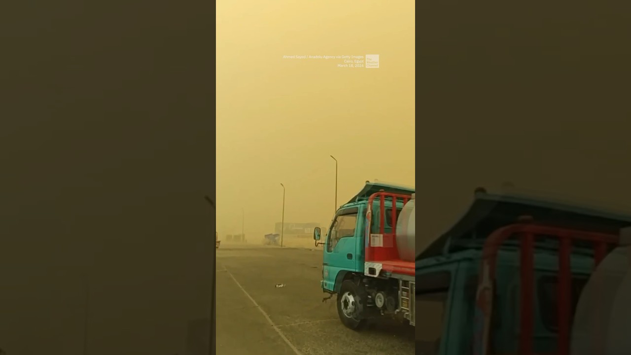 Dust storm strikes Cairo