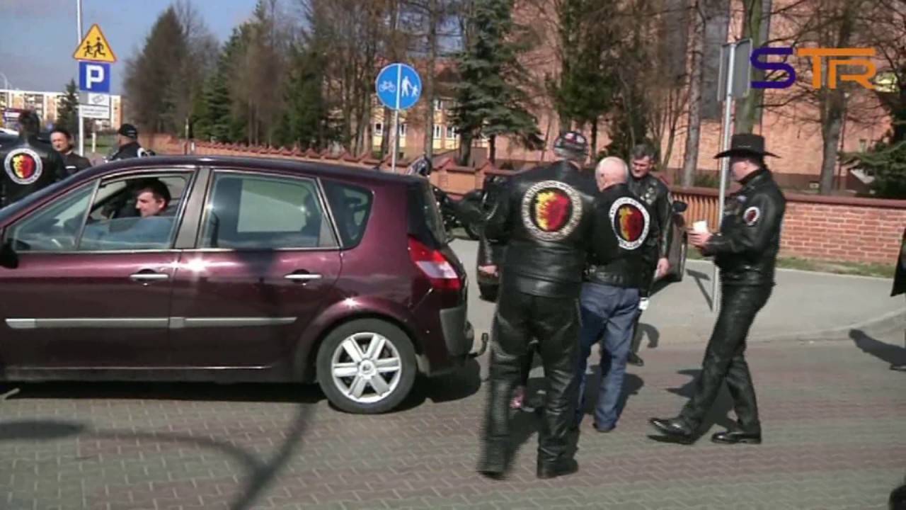 SIERADZCY MOTOCYKLIŚCI NAKLEJAJĄ sieradzkatv