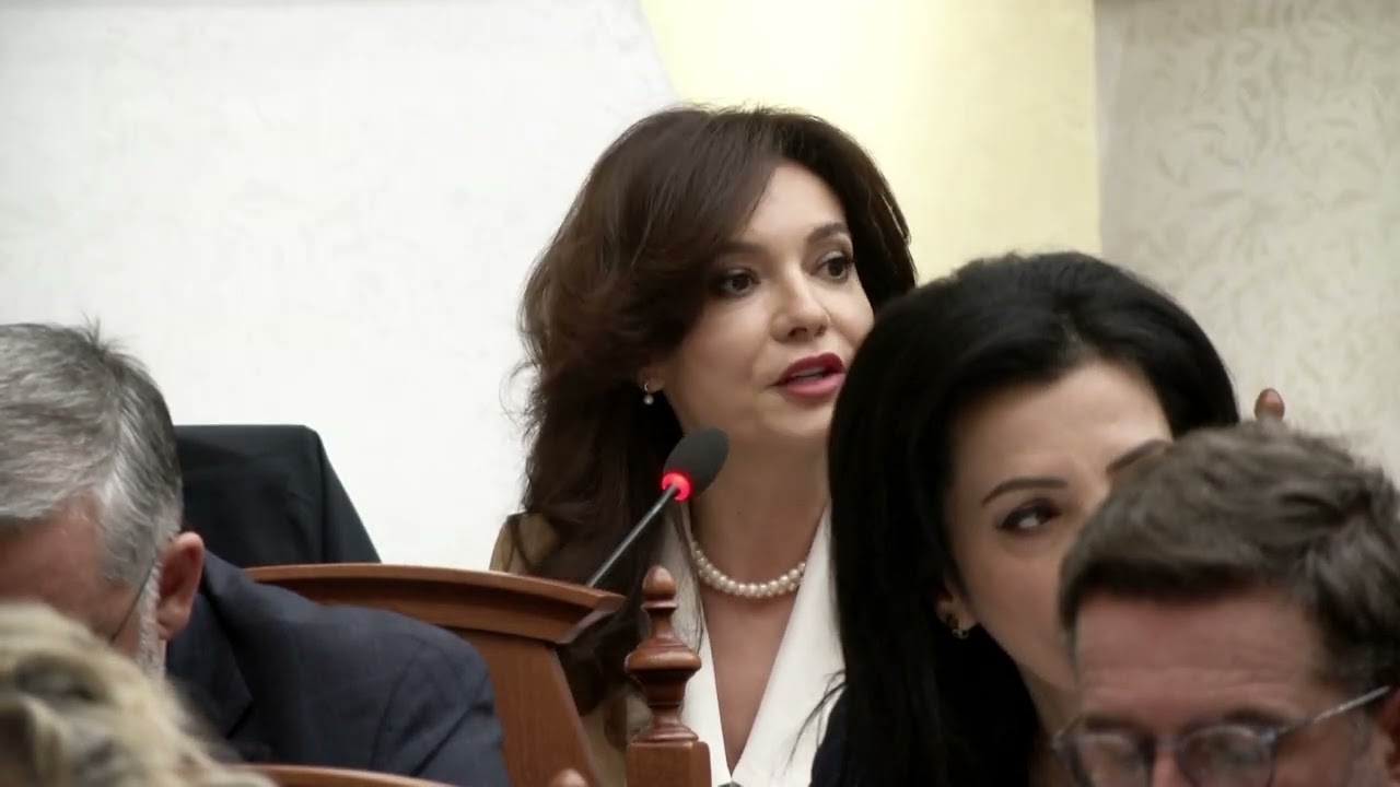 Spiropali: Si e dinte Berisha që do shkarkohesha?Berisha: Eliza, je viktime e Belinda Ballukut