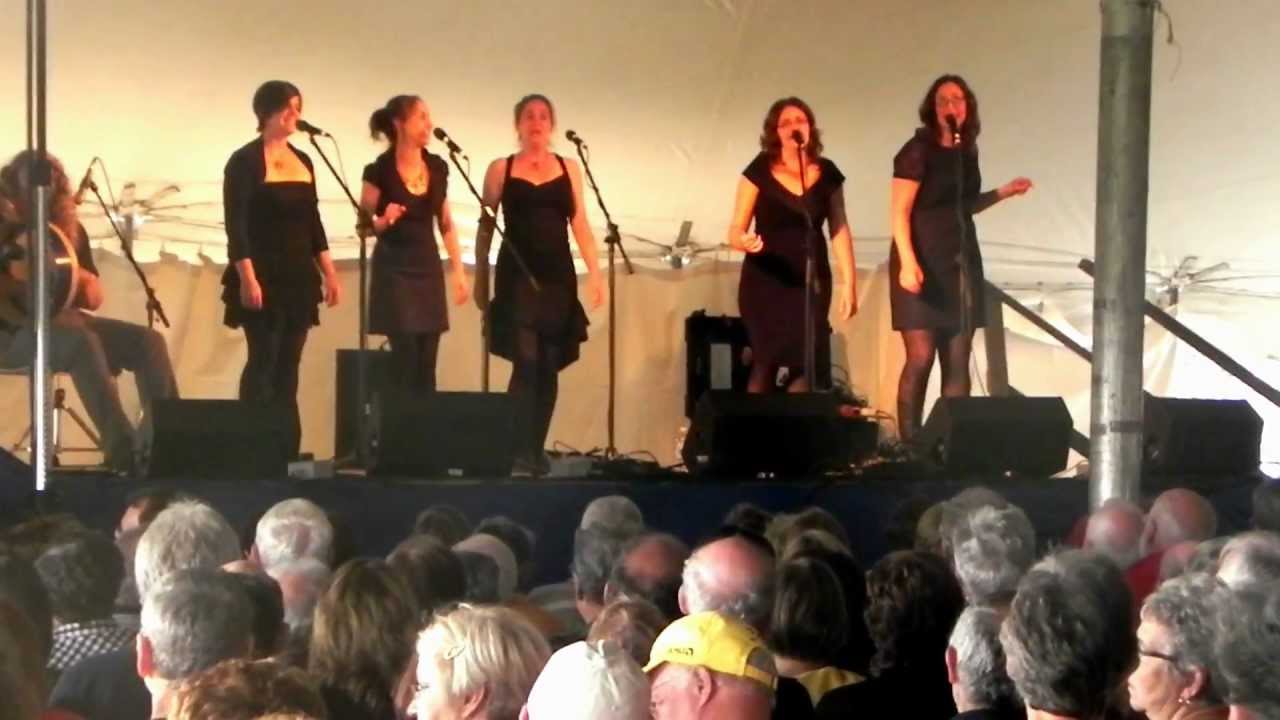 Galant tu Perds ton Temps at Lunenburg Festival--