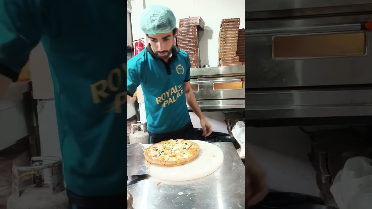#pizza #pizzaboy #pizzachef #shortsfeed #shortvideo #subscribe