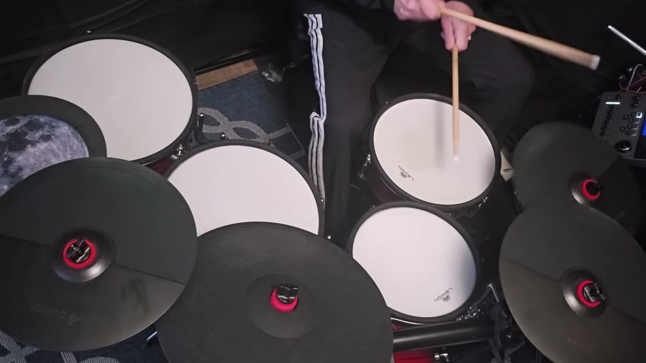Gotta love this kit man, nicest e-kit I've ever owned!! #edrums #drums #electronicdrums #love #kit 