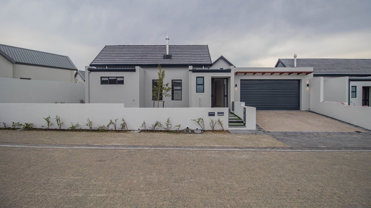 4 Etosha Street - Sitari Country Estate
