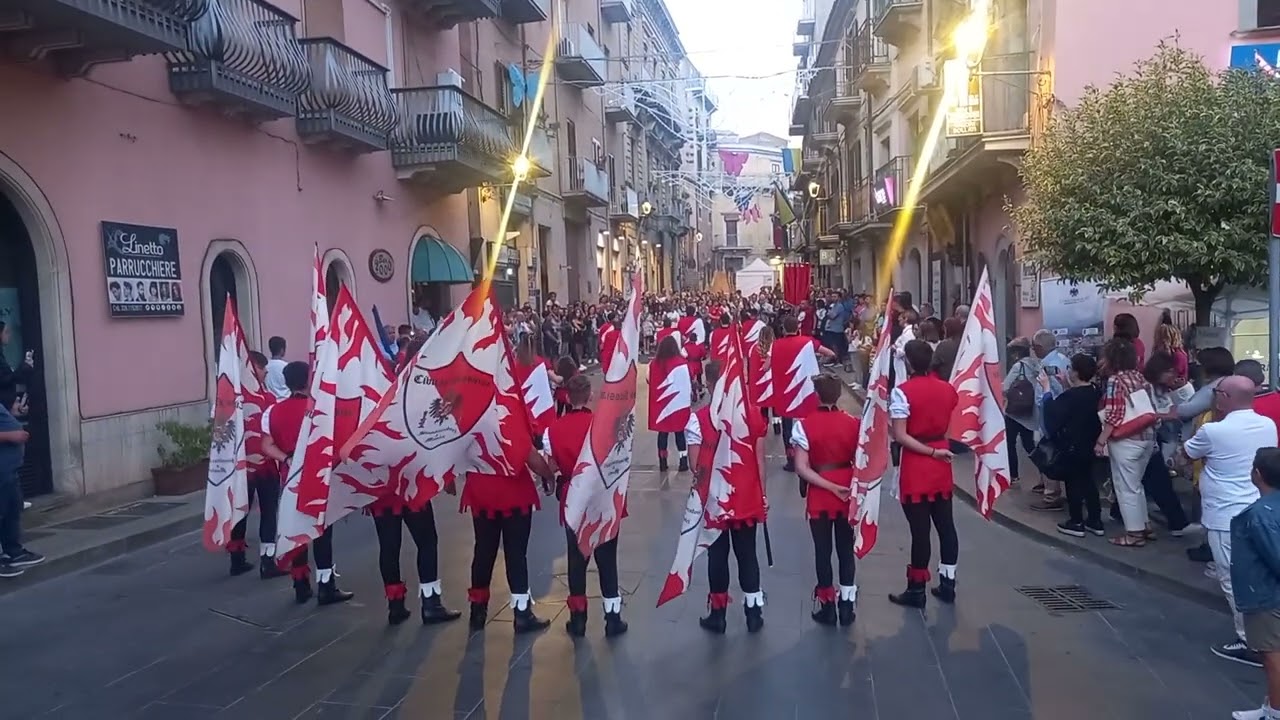 Nicosia, Civitas Nicosiae Sbandieratori per le vie della città