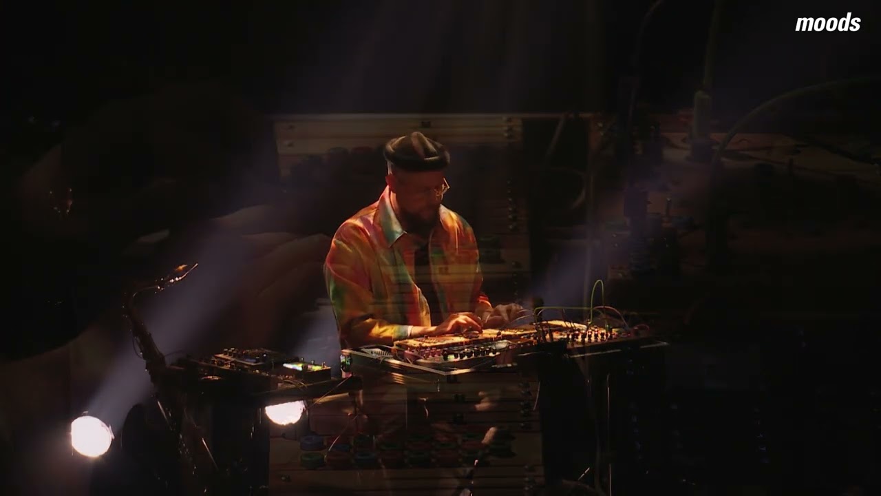 Simon Spiess „Late Bloøm“ live at Moods Zürich