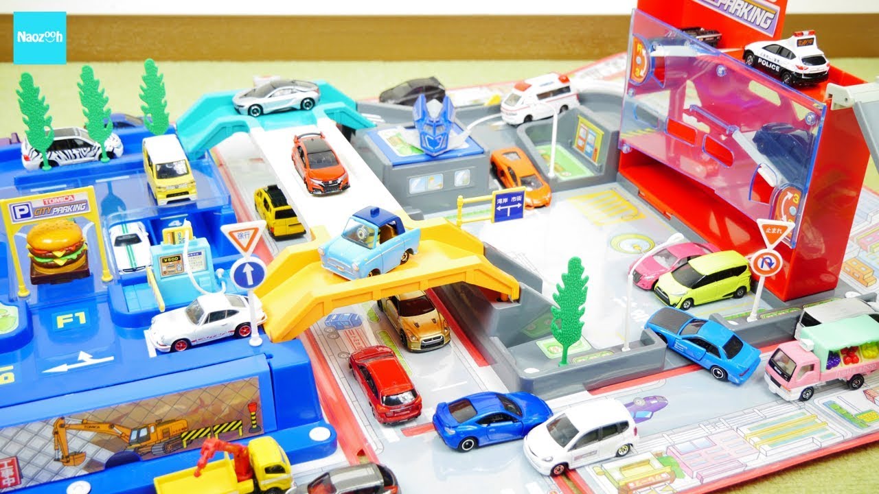 トミカ　DXおでかけ立体マップ  おかたづけ 工事現場 パーキング ／ Tomica, Tomica town map