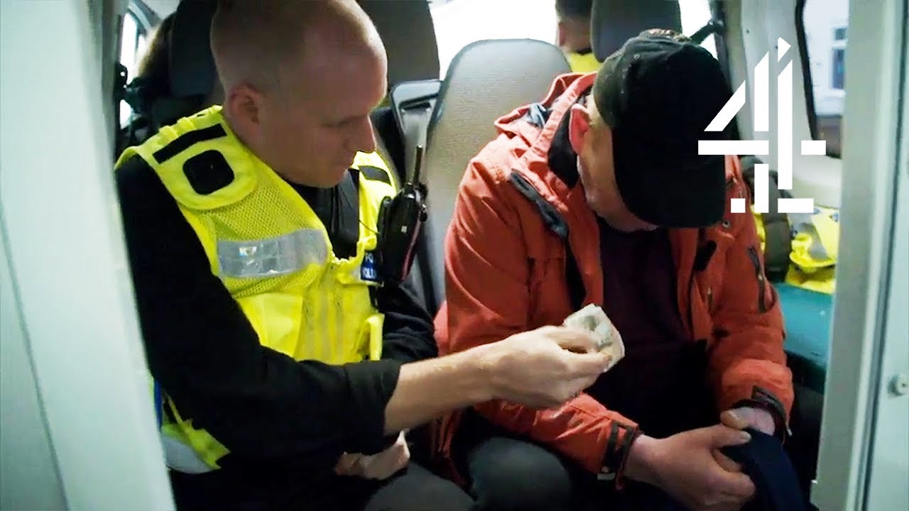 Jamie Laing Gives £20 to Man Kicked Out of House | Famous and Fighting Crime
