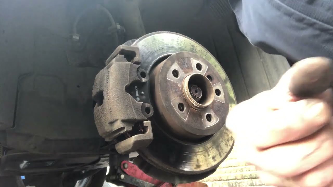 Front brake pad replacement BMW X3 E83