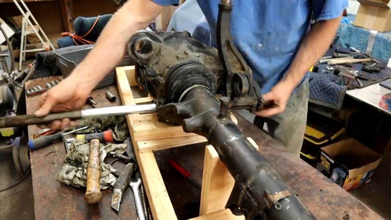Mercedes W109/108 Swing axle removal.