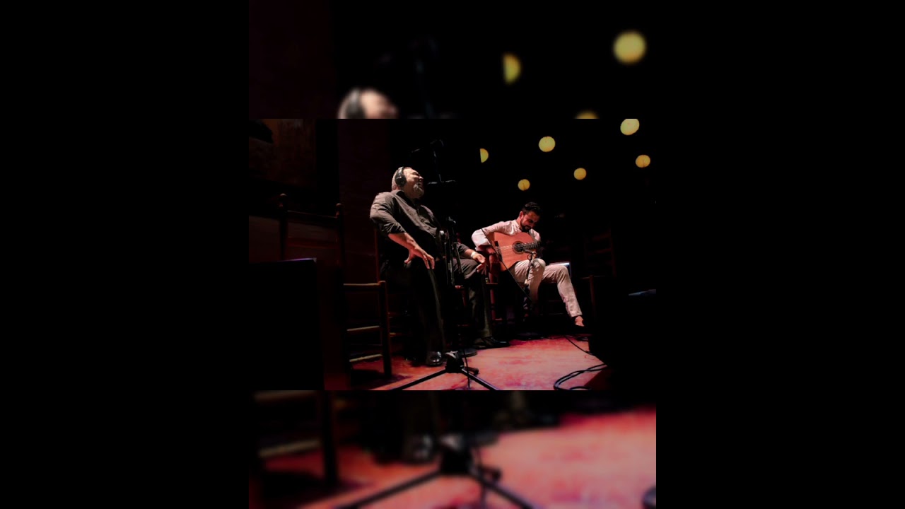 El Cortecitas Y Miguel De Morrete En Vivo En El Tablao De Carmen ( Barcelona ) Soleá Por Buleria