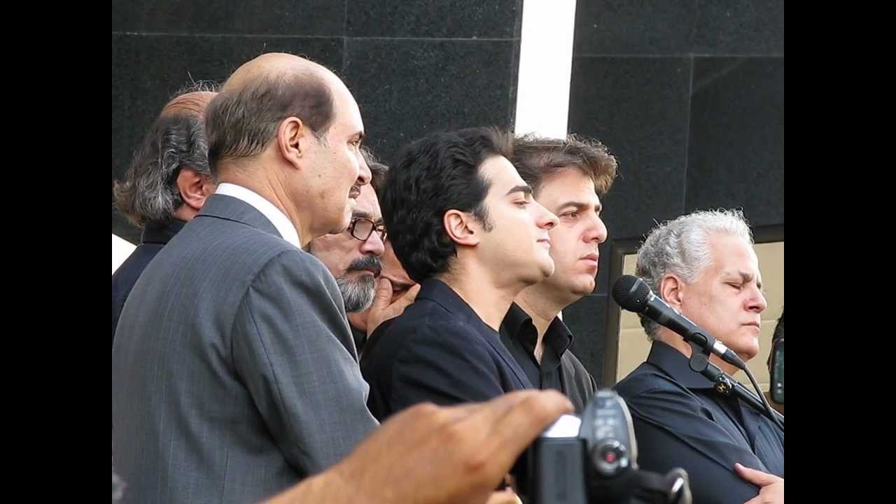 Homayoun Shajarian in Meshkatian Exequy - همایون شجریان در مراسم ختم پرویز مشکاتیان - قاصدک