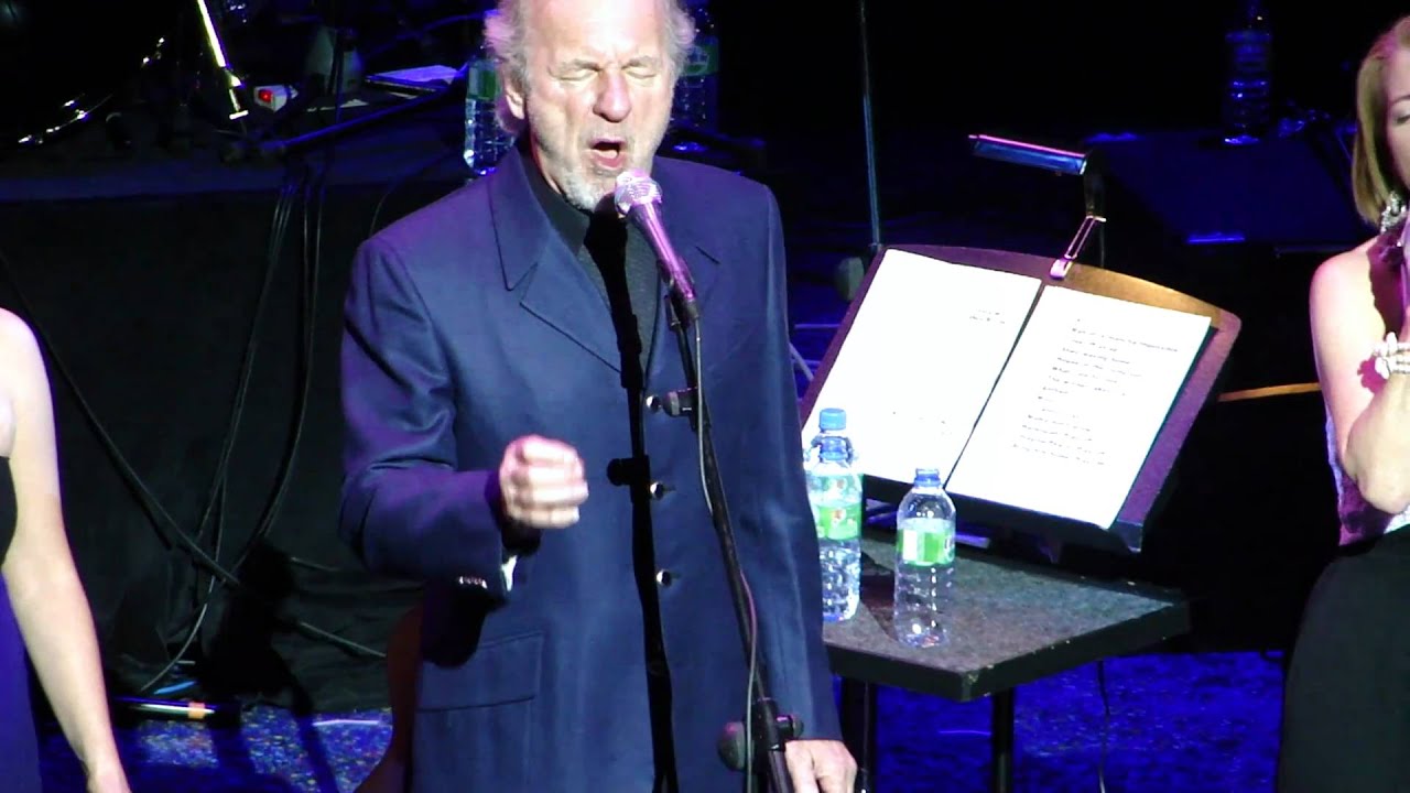 Colm Wilkinson sings Hallelujah