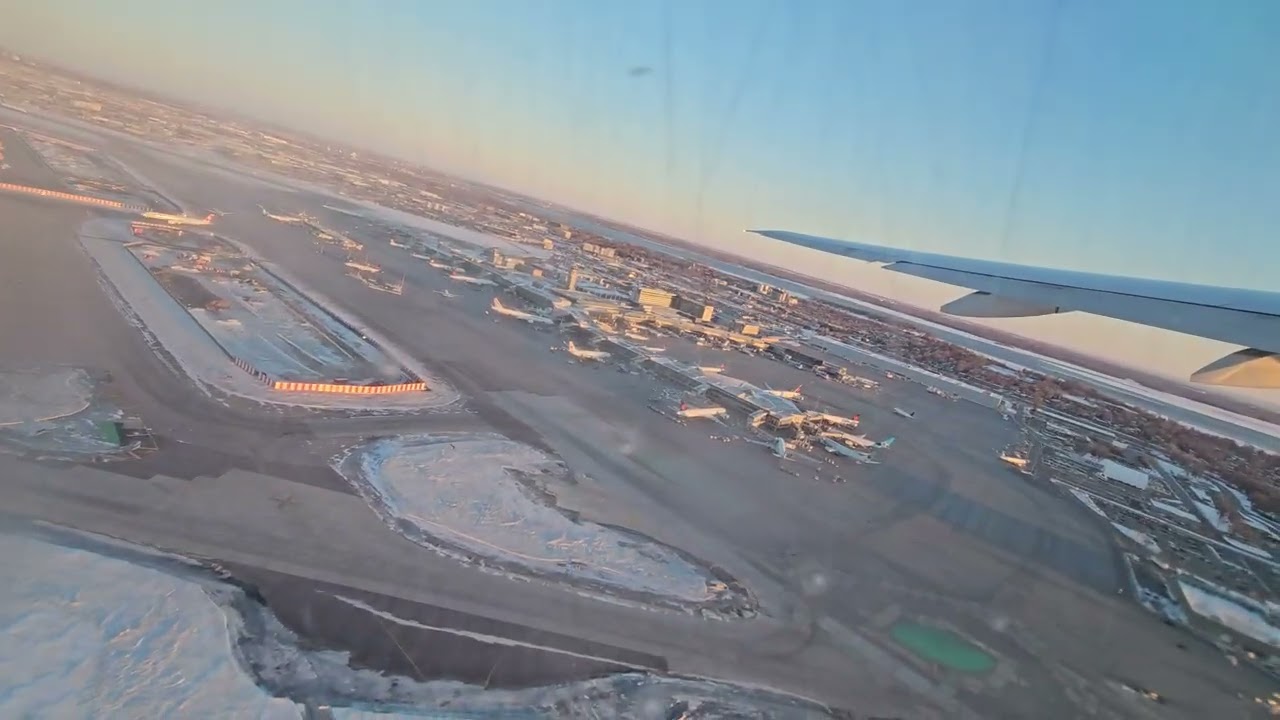 AF343 B777-200 Take off to CDG