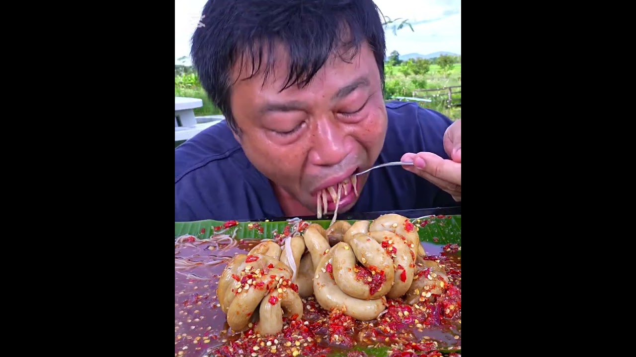 Steamed pork belly is very delicious